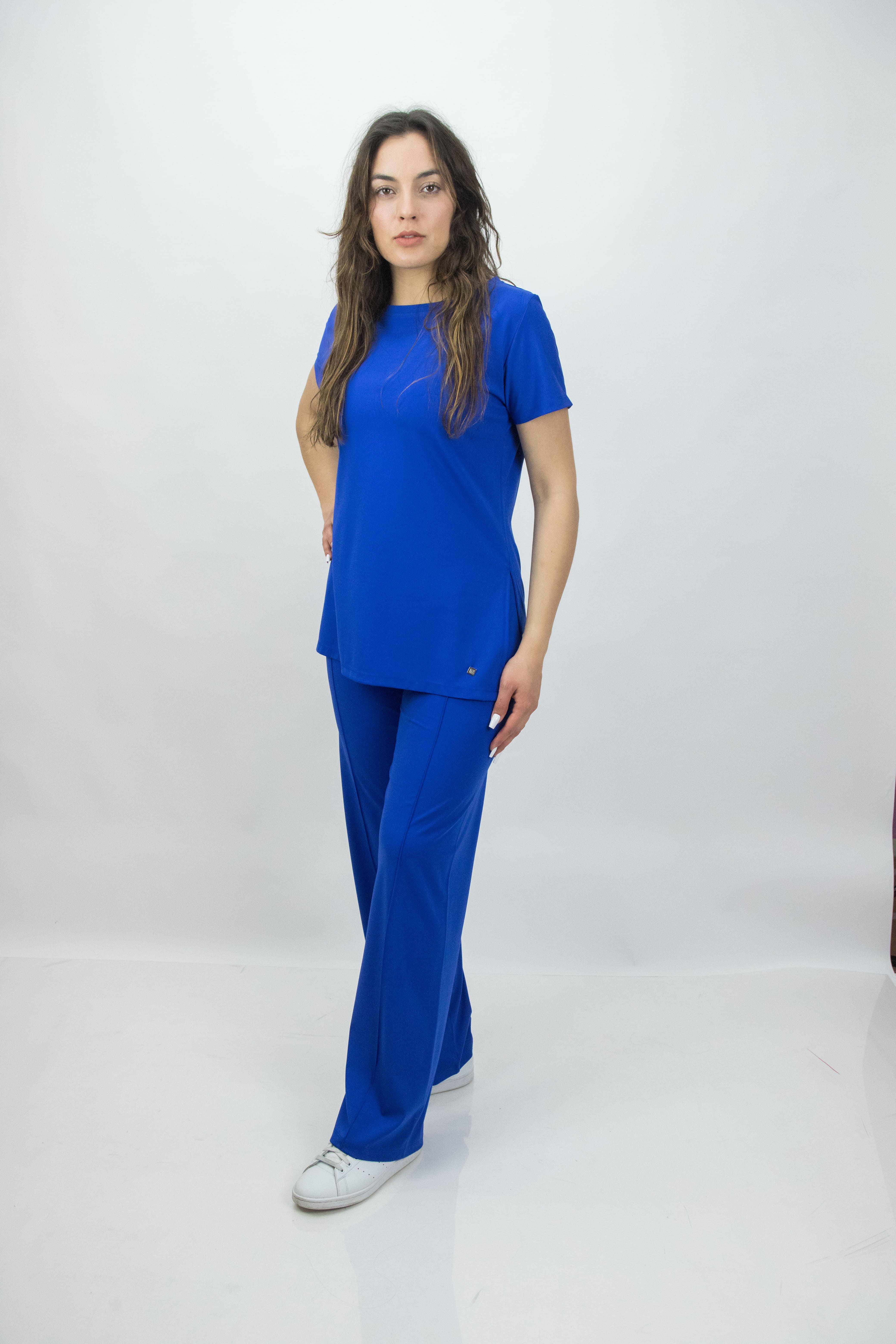 Conjunto Senhora T-shirts + Pantalona 55% Viscose 40% Poliamida 5% Elastano  